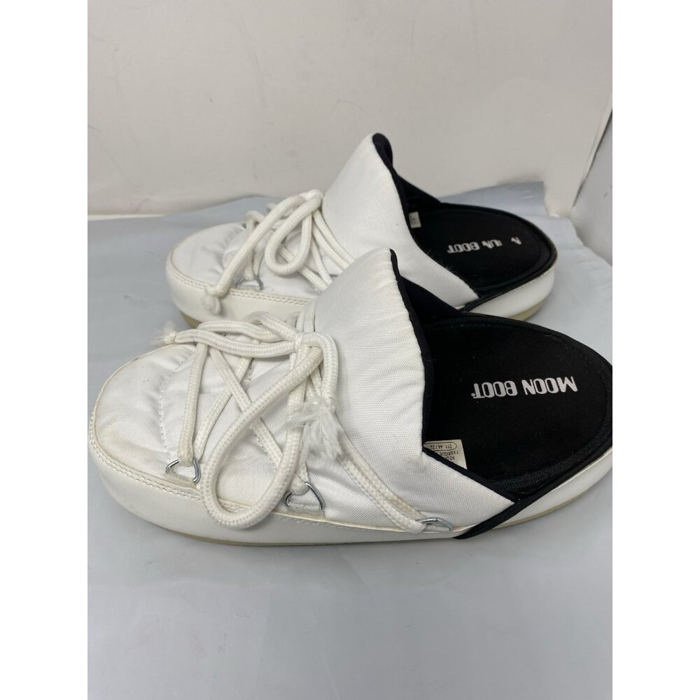 Moon Boot Short Slippers Icon Mule in White, Women Size 39 Us 8 - 8.5